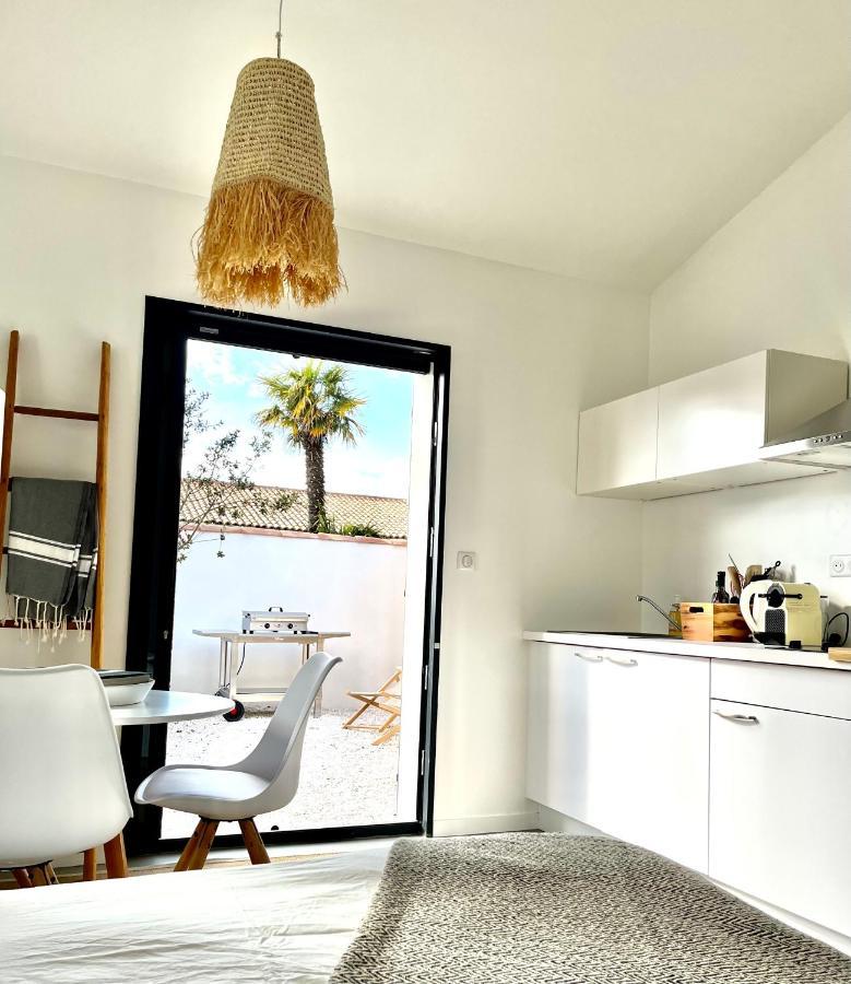 Maisonnette A Proximite Plage Et Port De St-Martin Сен-Мартен-де-Ре Экстерьер фото
